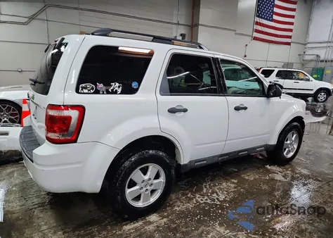 2012 Ford Escape Xlt z USA, uszkodzony, nr VIN 1FMCU9D70CKB92781